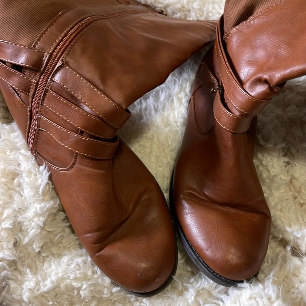 Boots - Picture 6 of 7